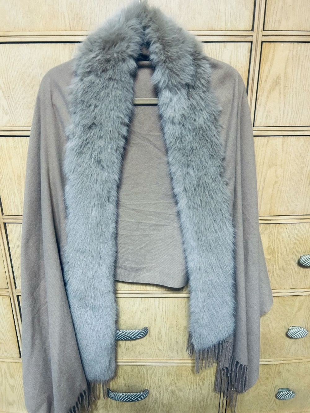 Women's Shawl with fur trimming